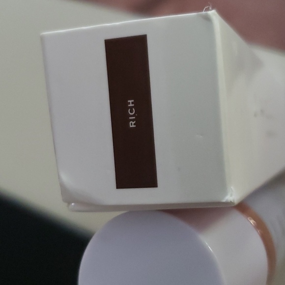 Jaclyn Cosmetics "Skin Perfecting BlurringTint". NIB - Picture 3 of 6